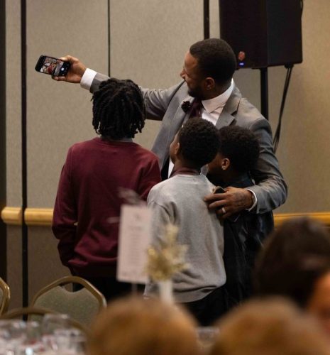 AD-Selfie-With-Kids